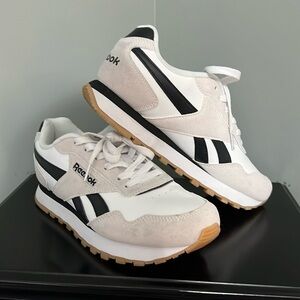 Reebok Comfort Orthlite Retro Sneakers size 9